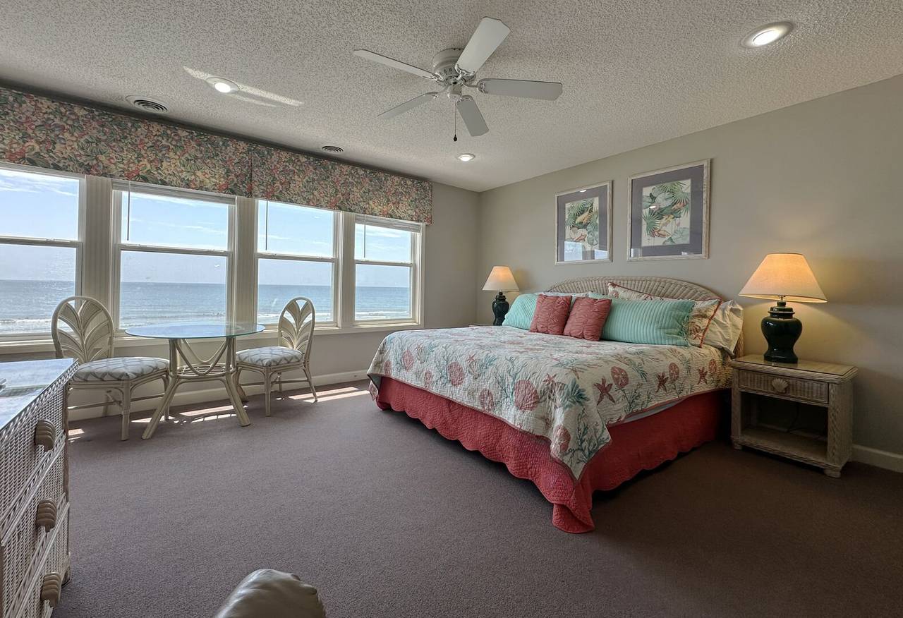 Wake up to ocean views! Wake up to ocean views!
