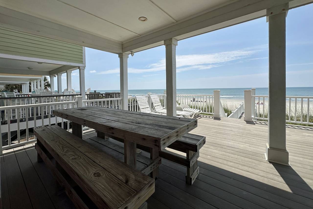 Dine outdoors. Dine outdoors.