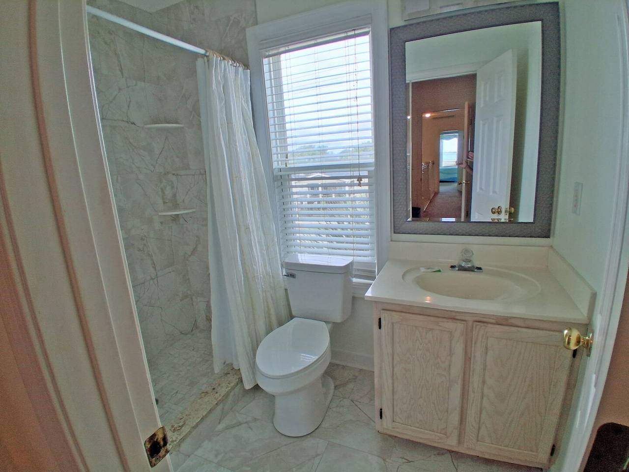Upstairs Hall Bathroom
Walk In Tile Shower Upstairs Hall Bathroom
Walk In Tile Shower