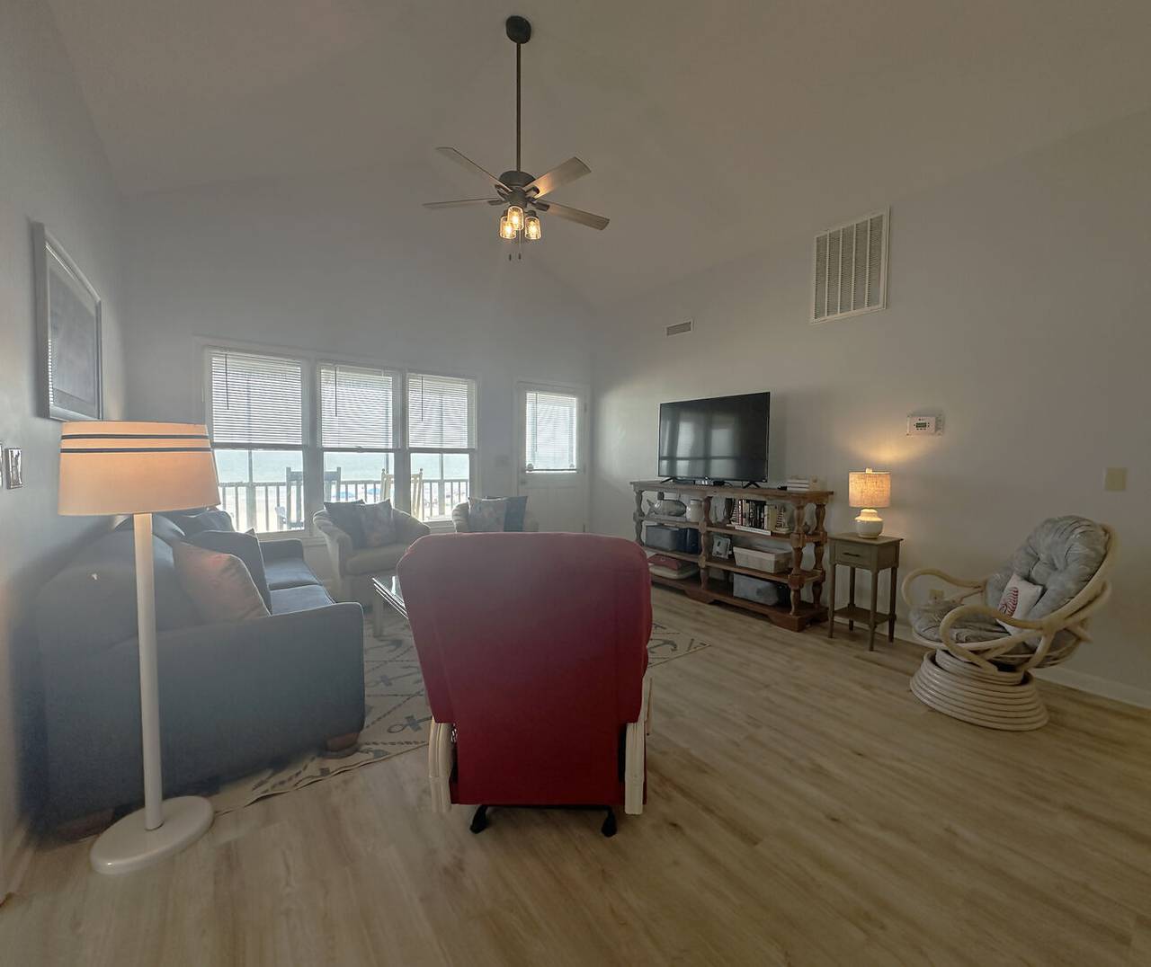 Plenty of room to gather and share vacation adventure stories! Plenty of room to gather and share vacation adventure stories!