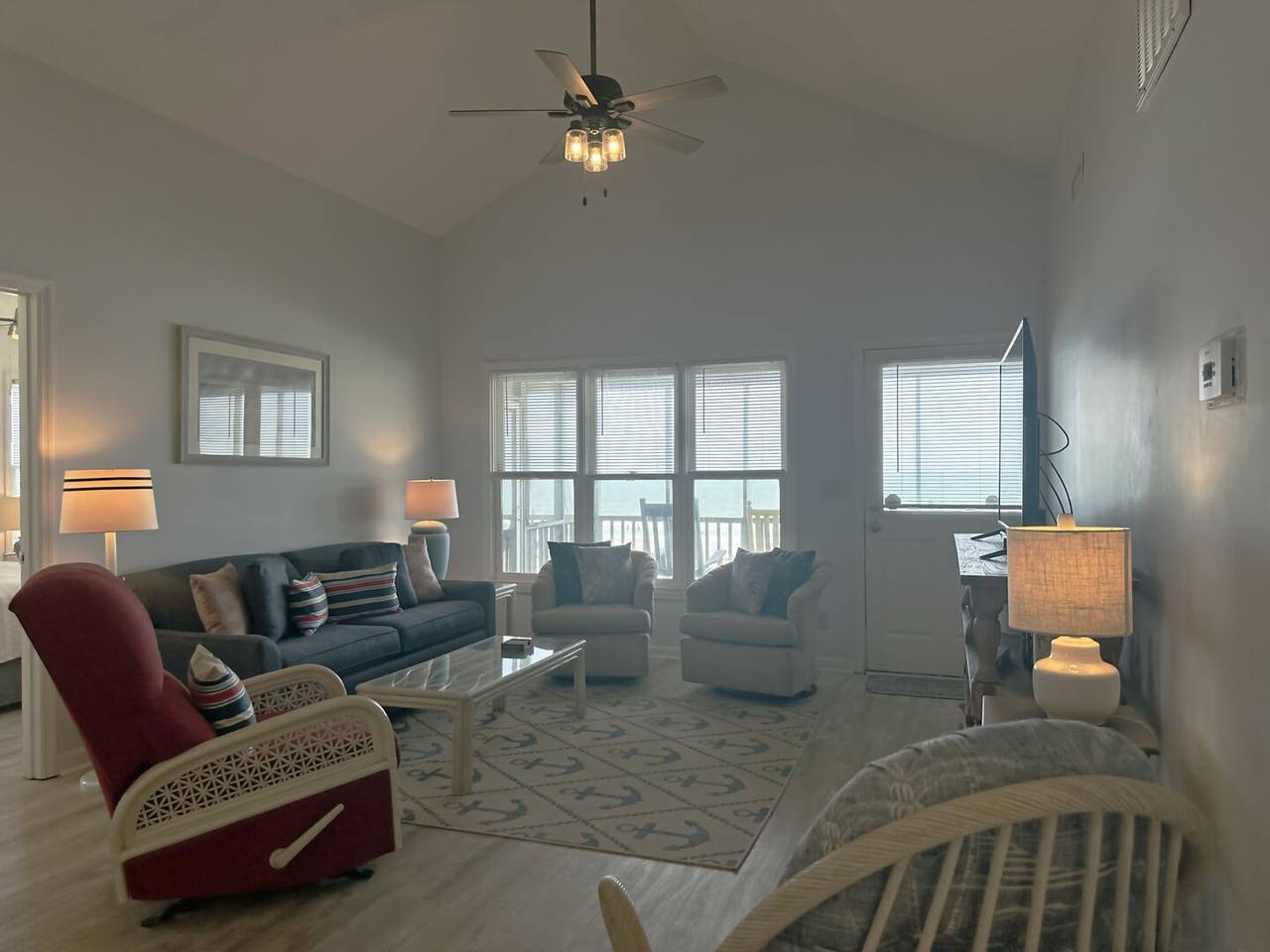 Sofa Bed (accommodates 8) Sofa Bed (accommodates 8)