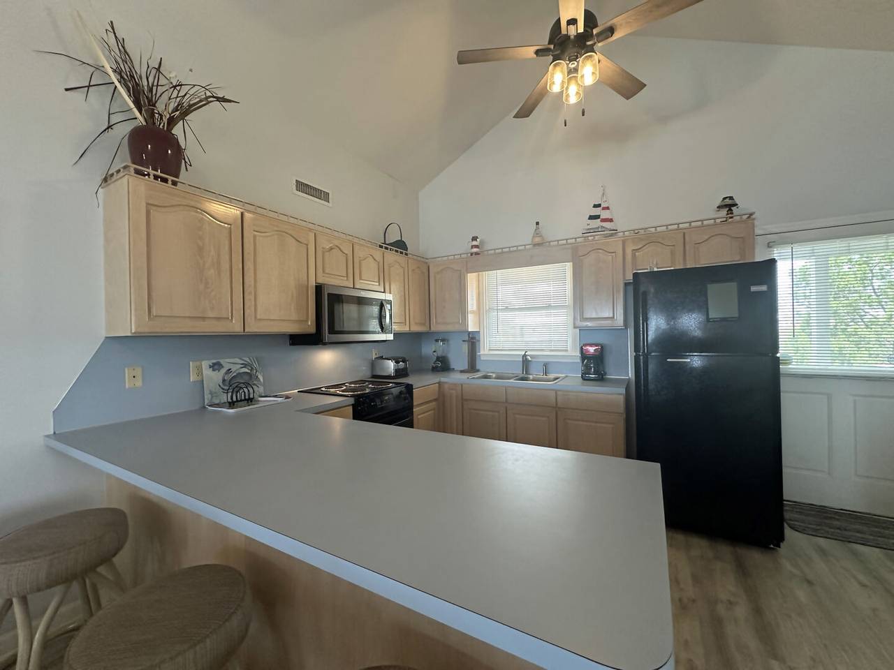 Prepare a meal in the spacious, well equipped kitchen Prepare a meal in the spacious, well equipped kitchen