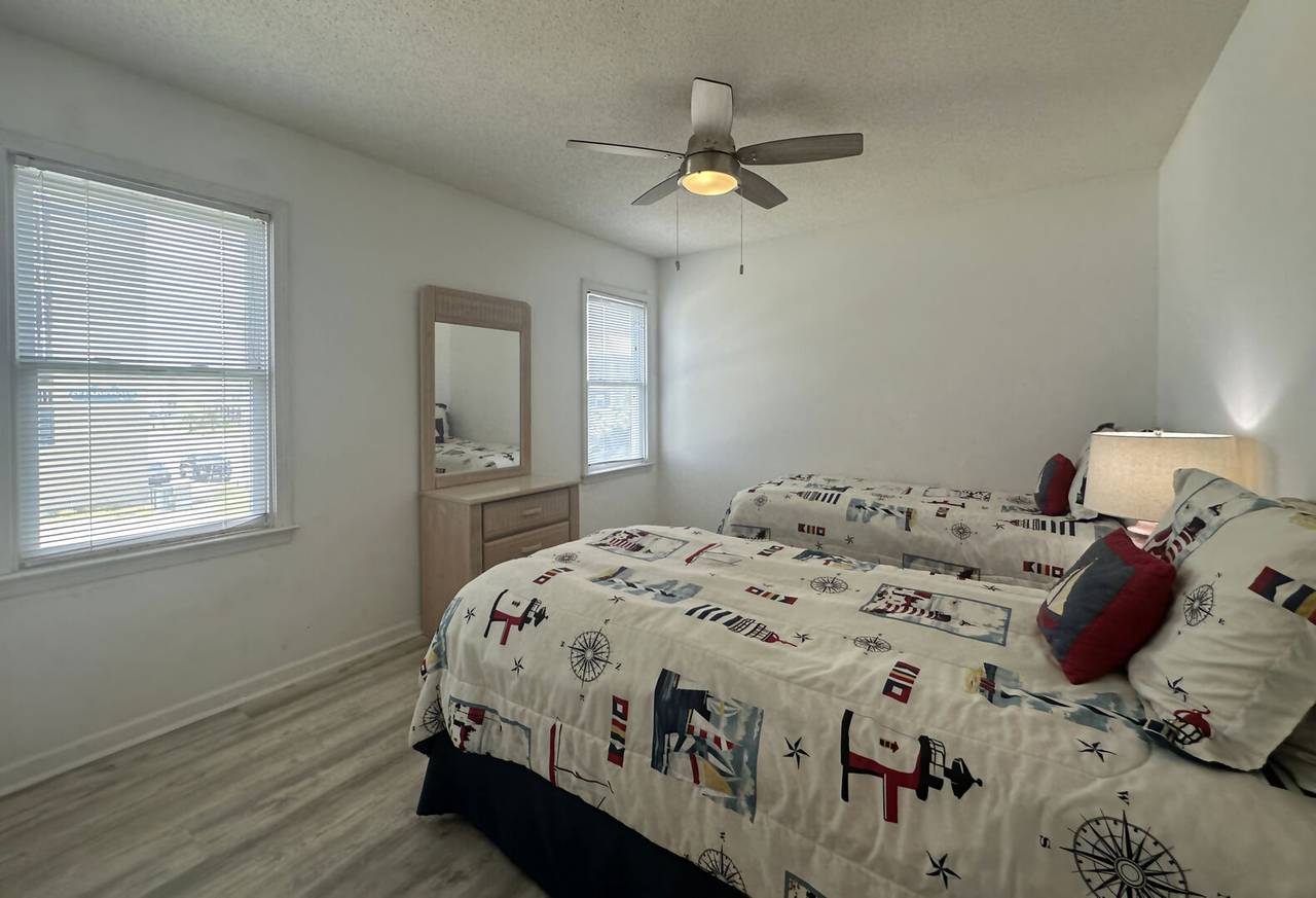 Bedroom 2 - 2 Singles Bedroom 2 - 2 Singles