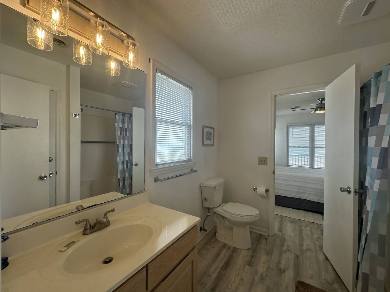 Jack & Jill Bathroom (shared between bedroom 1 & 3) with... Jack & Jill Bathroom (shared between bedroom 1 & 3) with...