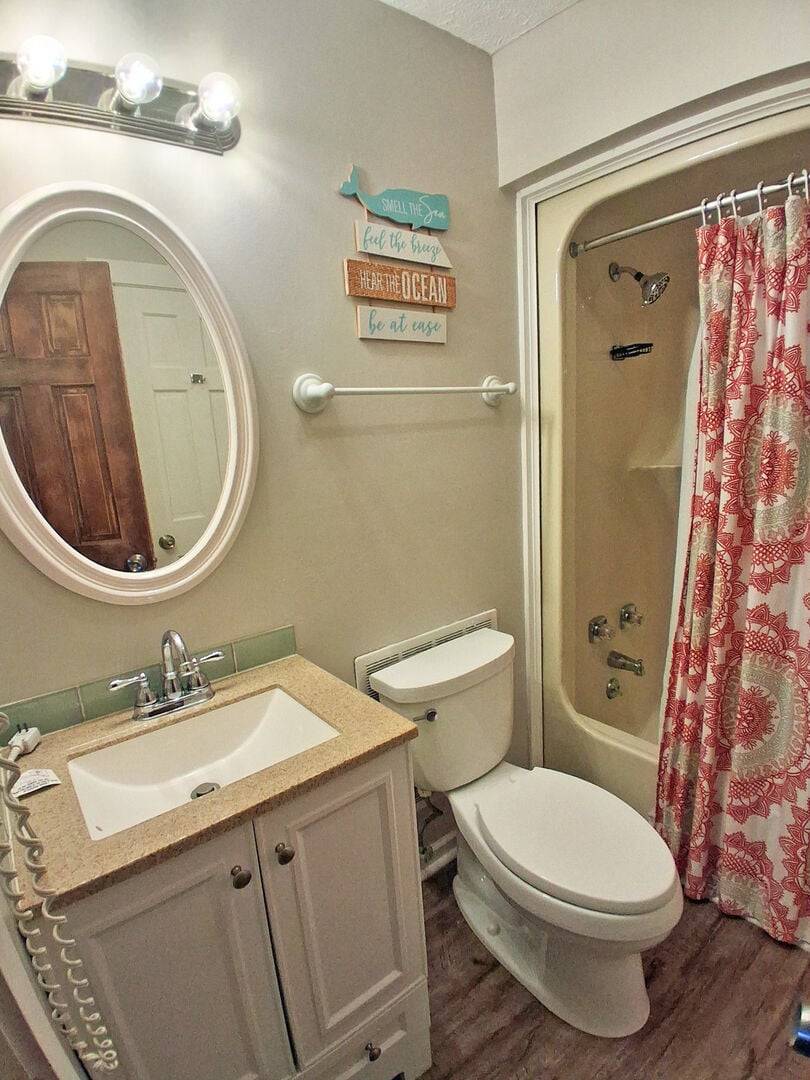 Hall Bathroom with Tub/Shower Combo Hall Bathroom with Tub/Shower Combo