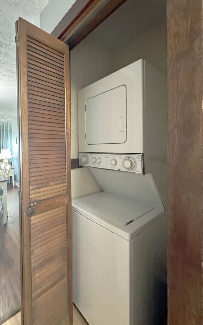 Washer/Dryer in Kitchen Washer/Dryer in Kitchen