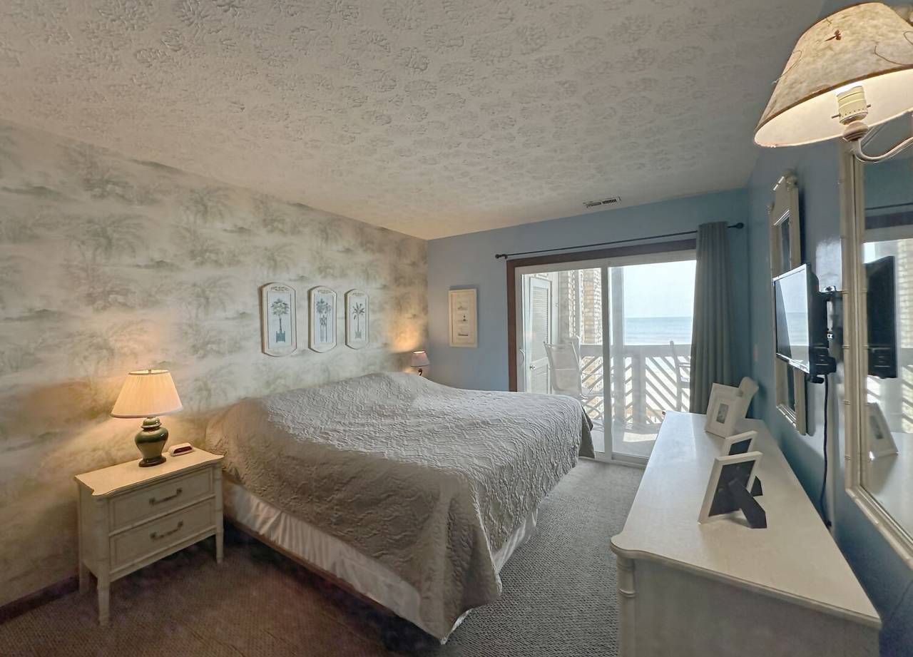 Bedroom 2 - King Bedroom 2 - King