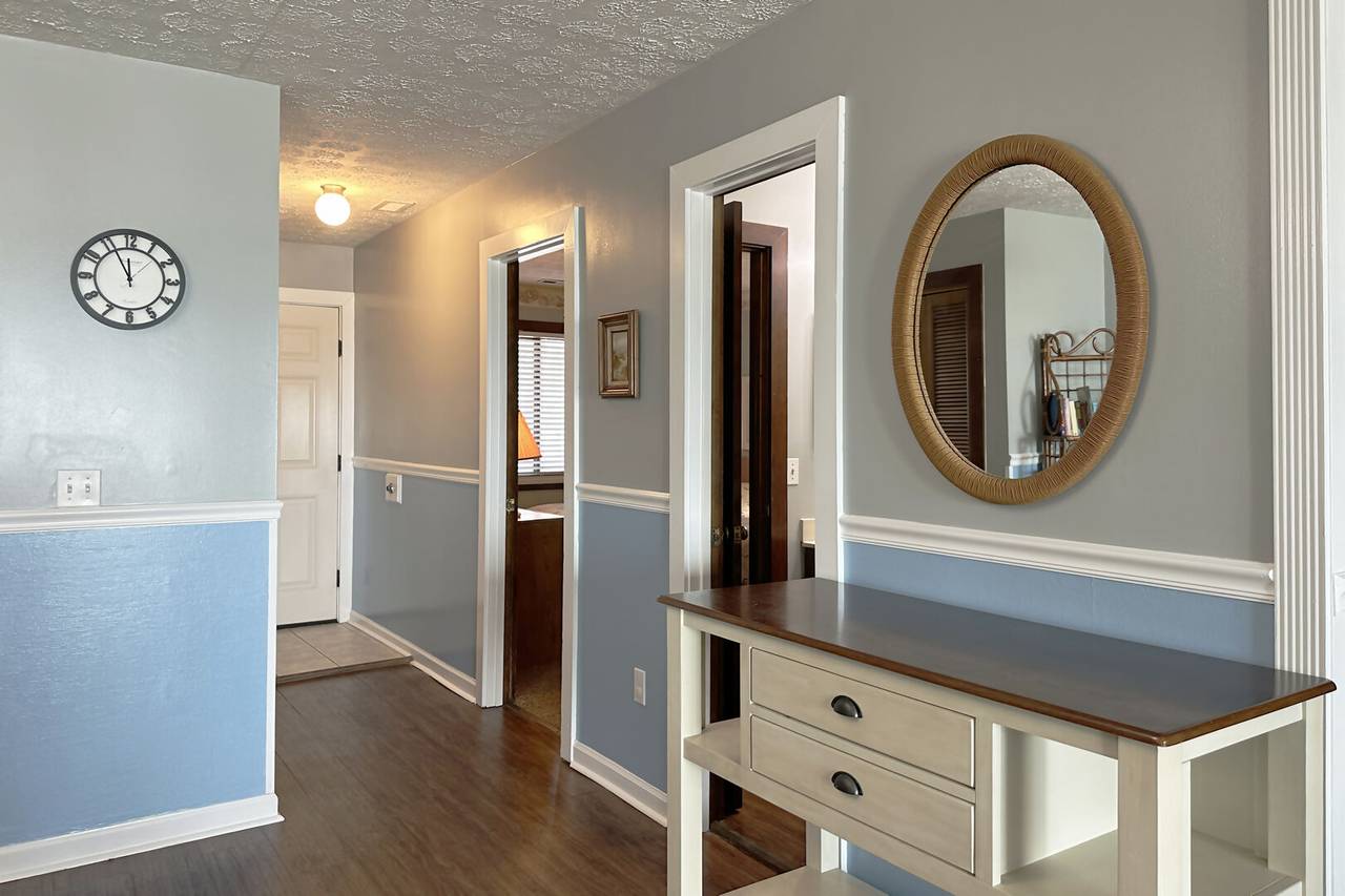 Hall Bath & Bedroom 1 Access Hall Bath & Bedroom 1 Access