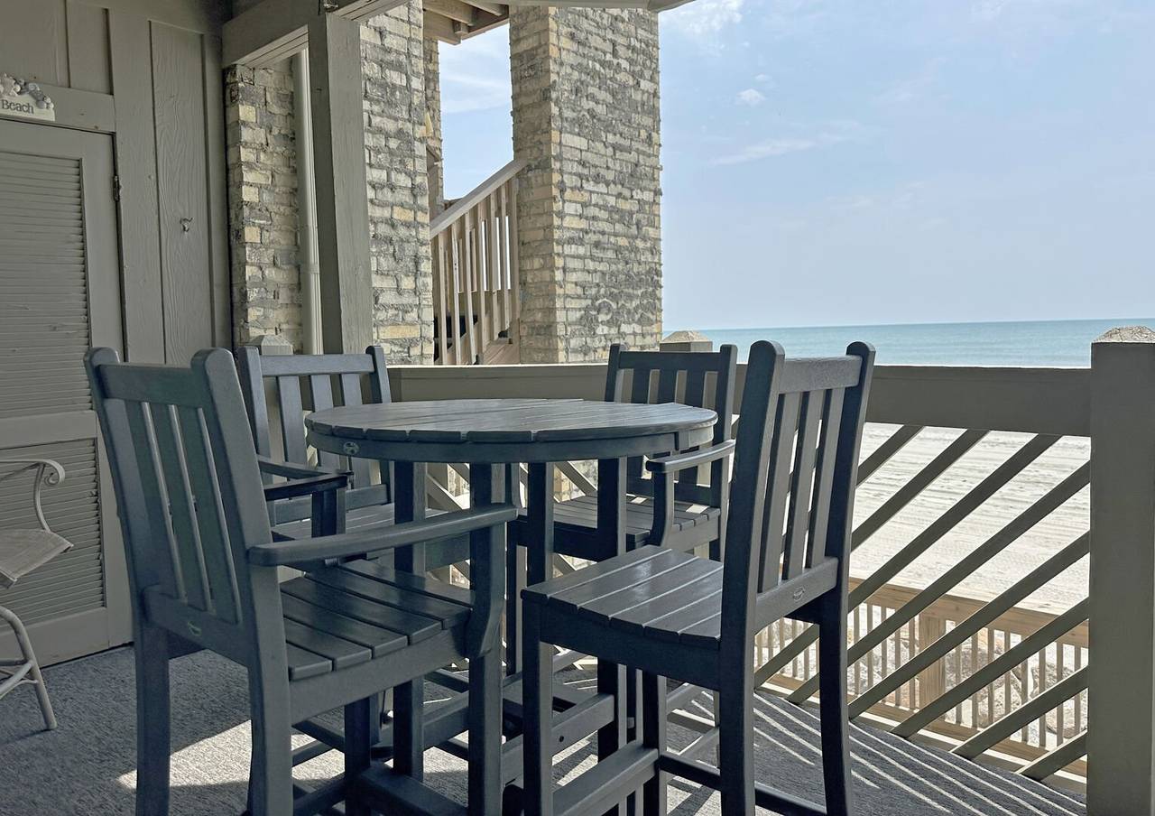 Outdoor dining by the ocean. Outdoor dining by the ocean.