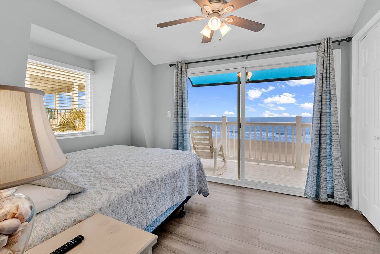Bedroom 2 with ocean views! Bedroom 2 with ocean views!