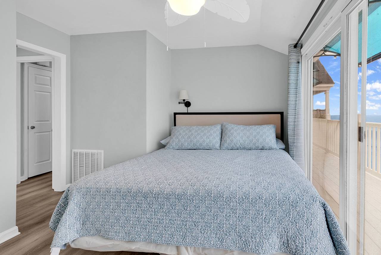 Bedroom 3 with ocean views Bedroom 3 with ocean views