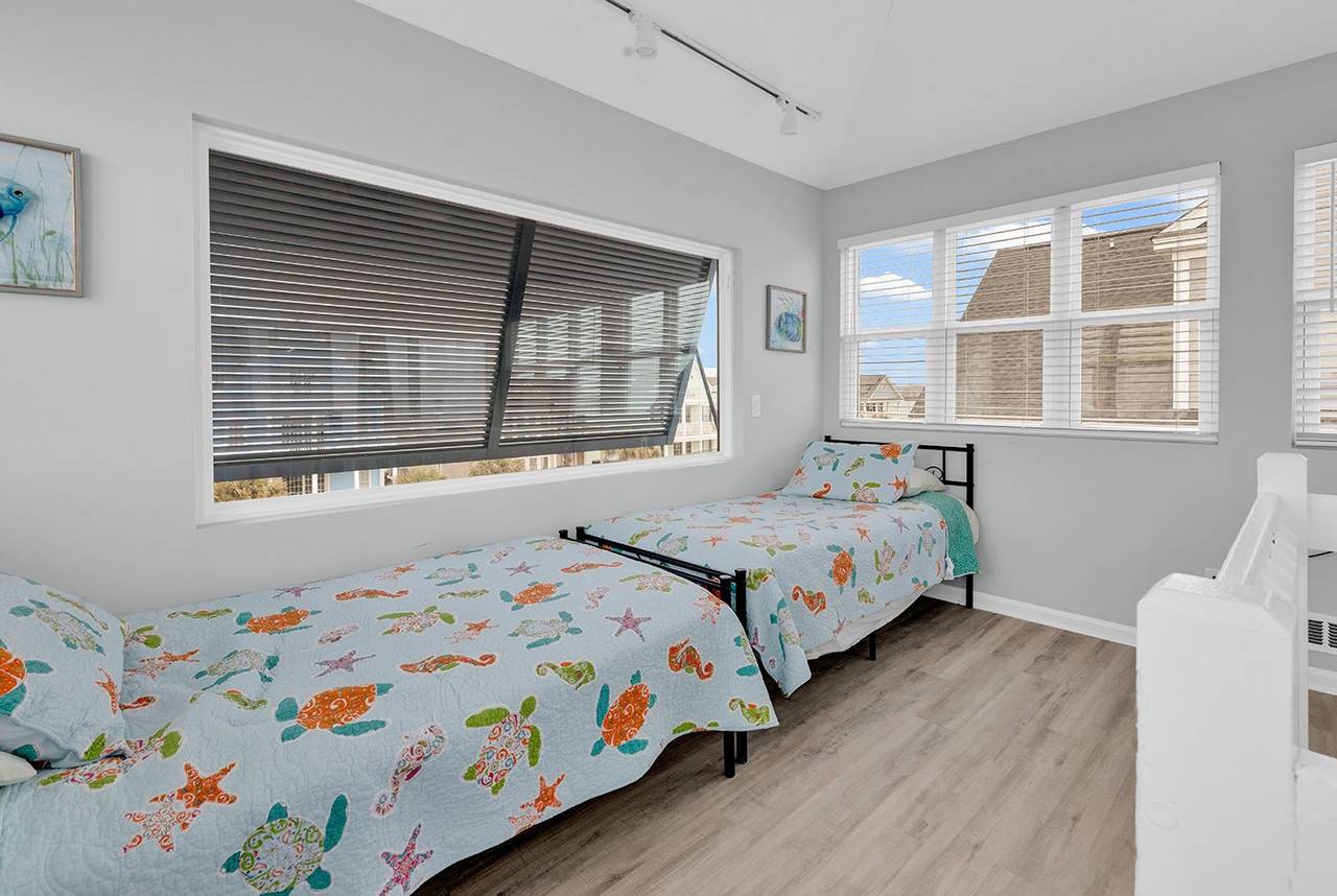 Bedroom 4 Loft - 2 Twin Beds Bedroom 4 Loft - 2 Twin Beds