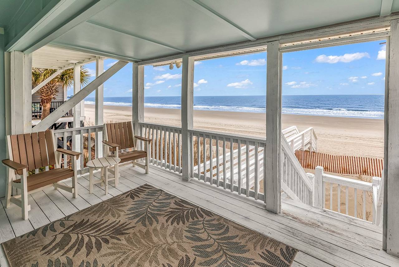 Direct Ocean Front... Direct Ocean Front...