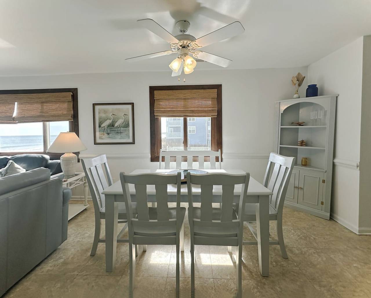 Lots of natural lighting! Lots of natural lighting!