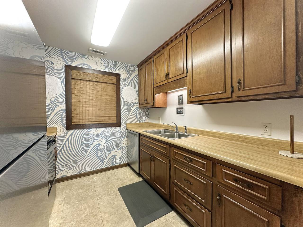 Lots of Counterspace for Meal Prep Lots of Counterspace for Meal Prep