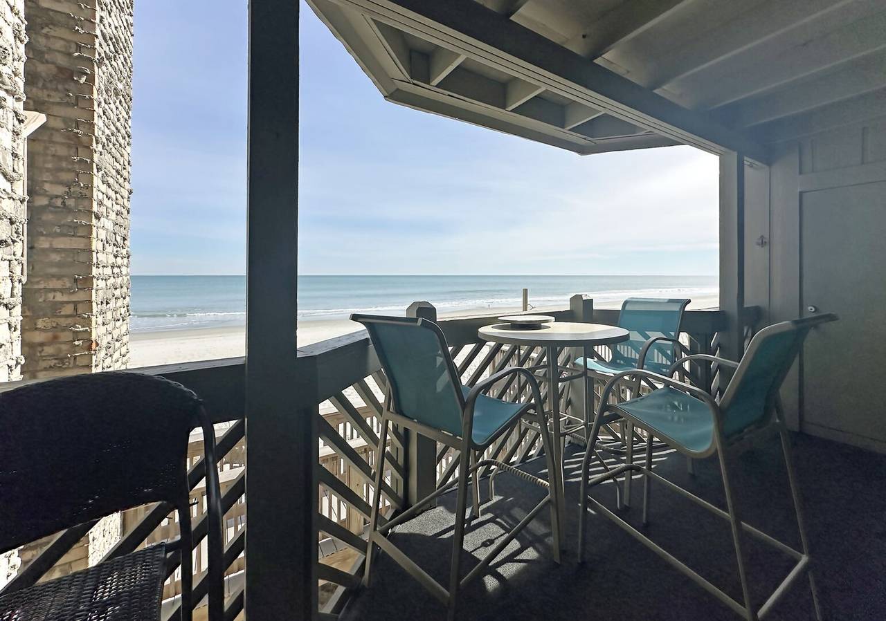 Smell the salt air & feel the ocean breeze. Smell the salt air & feel the ocean breeze.