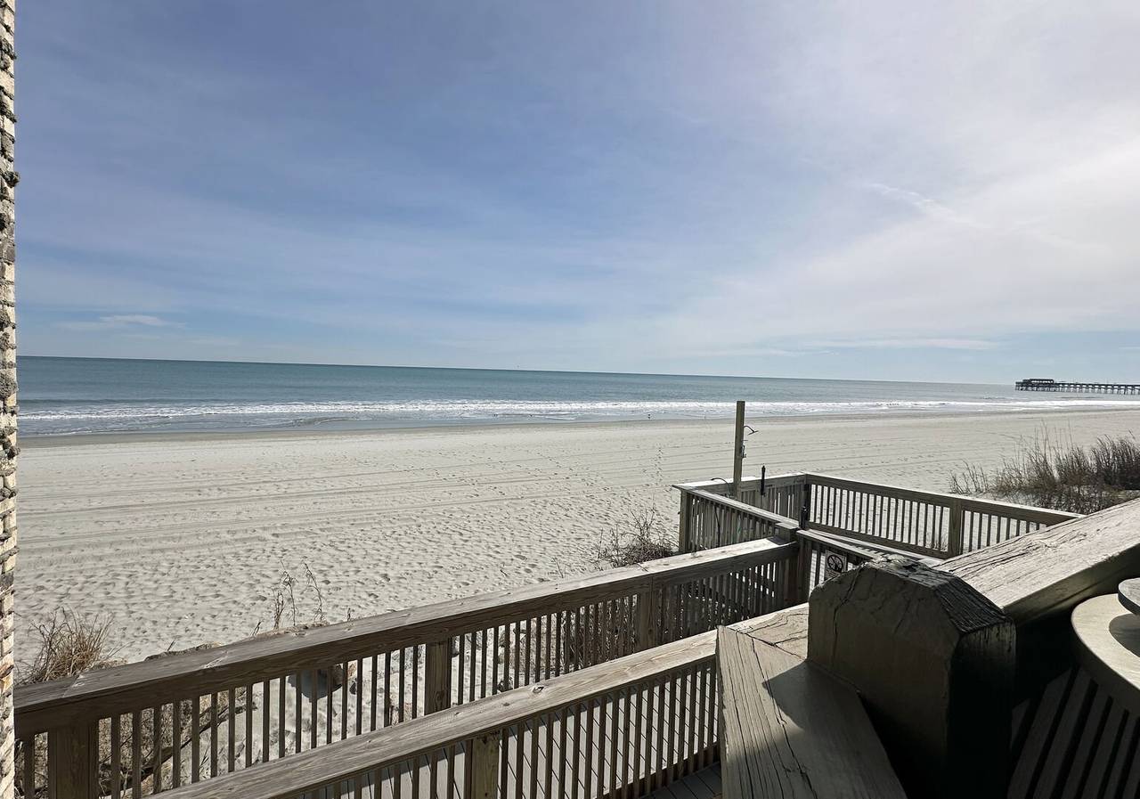 View south of Garden City Pier View south of Garden City Pier