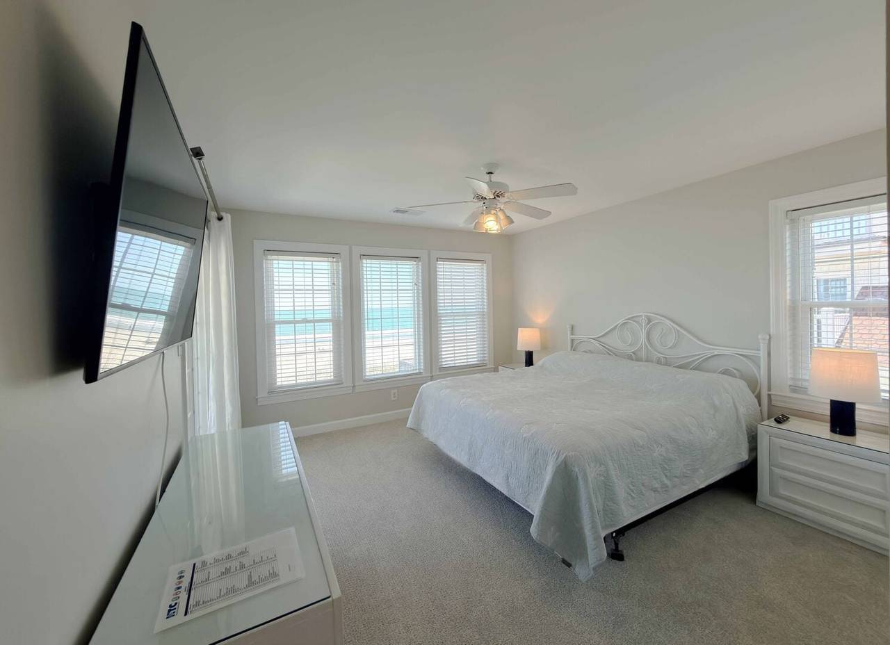 Bedroom 4 Up - King Bedroom 4 Up - King
