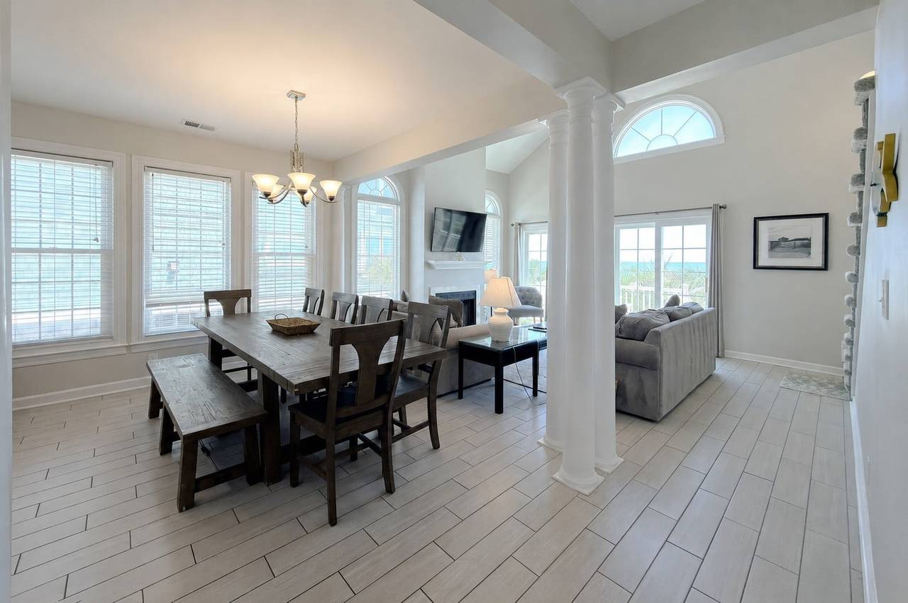 Plenty of room for everyone to hang out. Plenty of room for everyone to hang out.