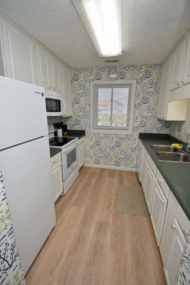 Fully Equipped Kitchen Fully Equipped Kitchen