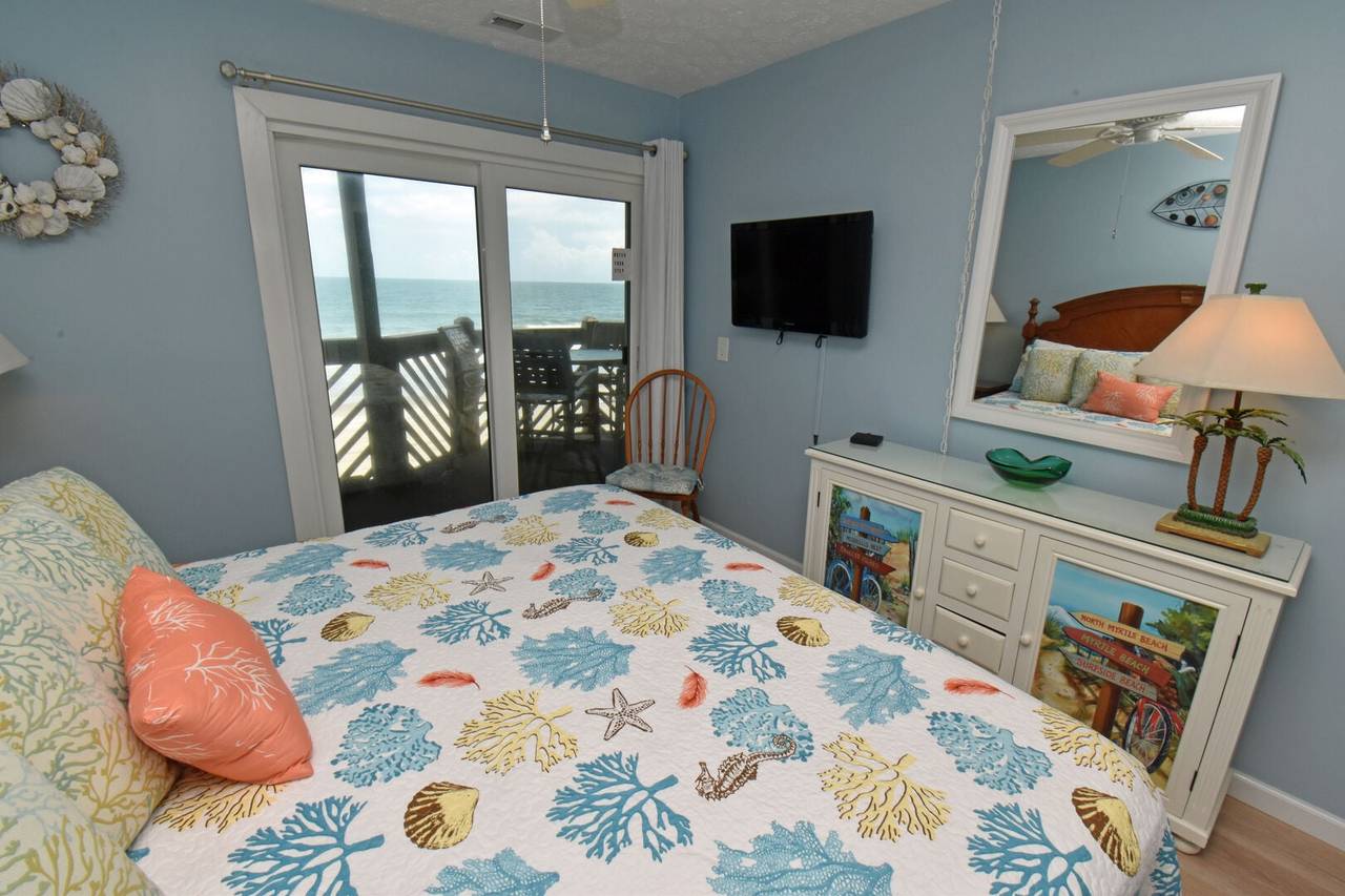 Oceanfront Primary with King Bed Oceanfront Primary with King Bed