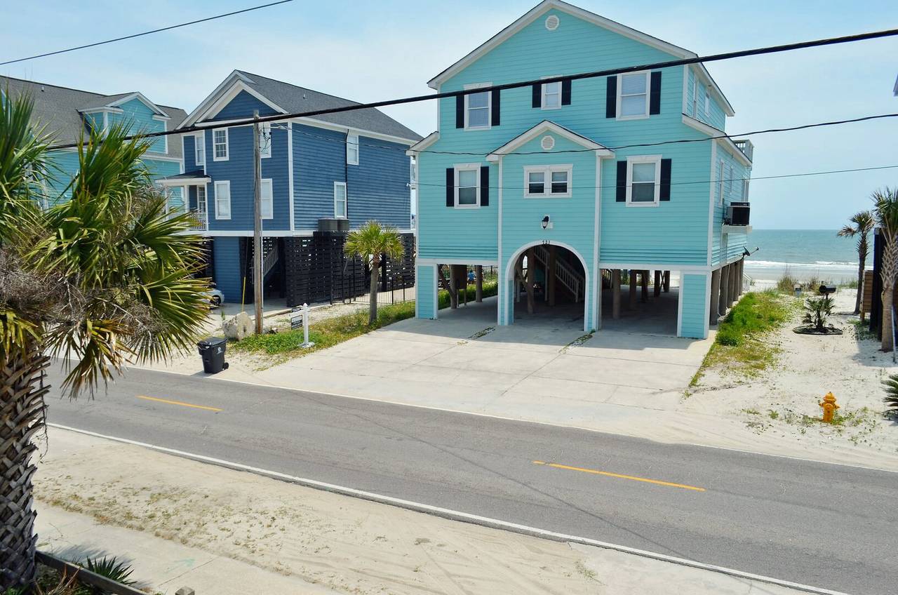 Steps from the sand & surf! Steps from the sand & surf!