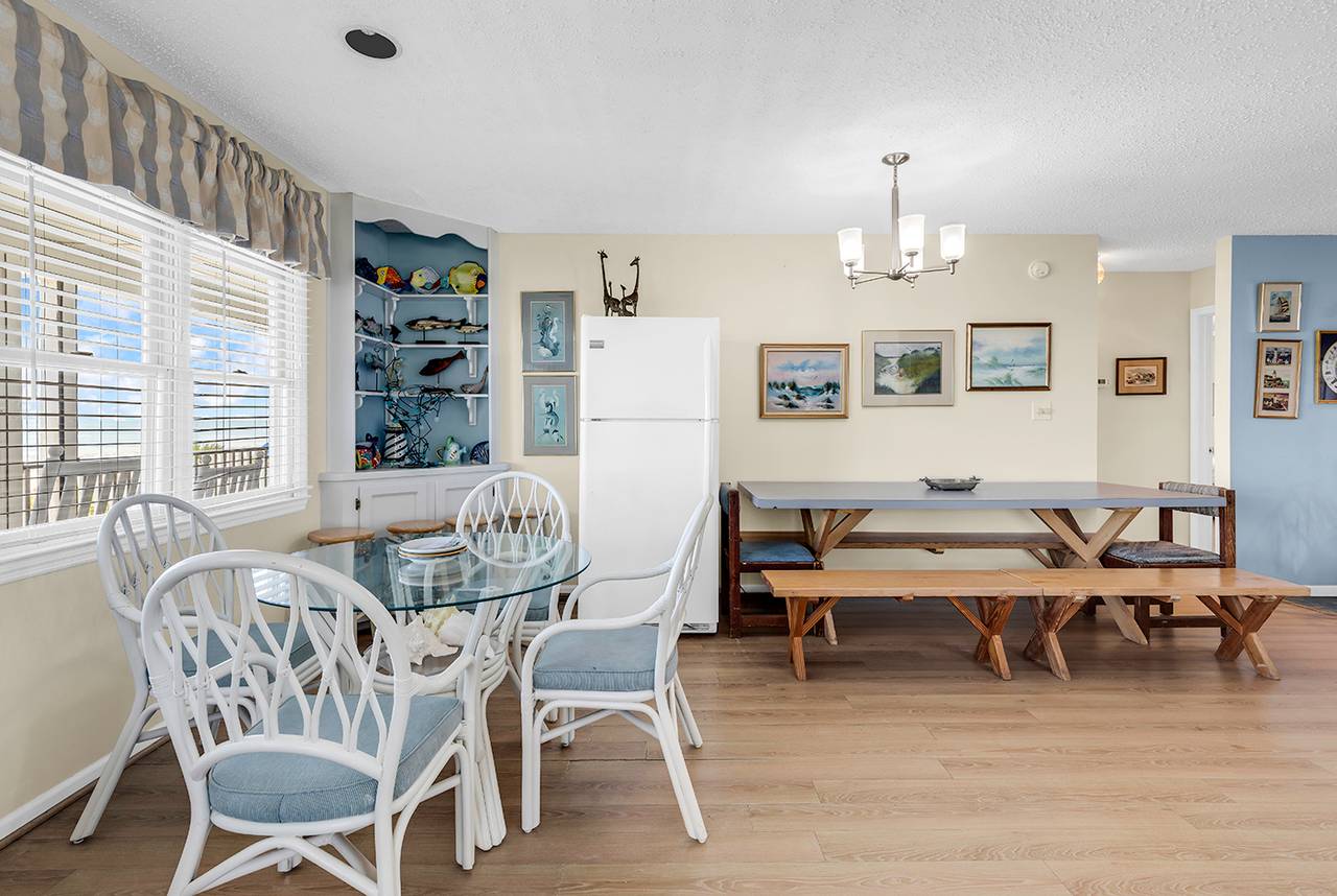 Dinette or Game Table Dinette or Game Table