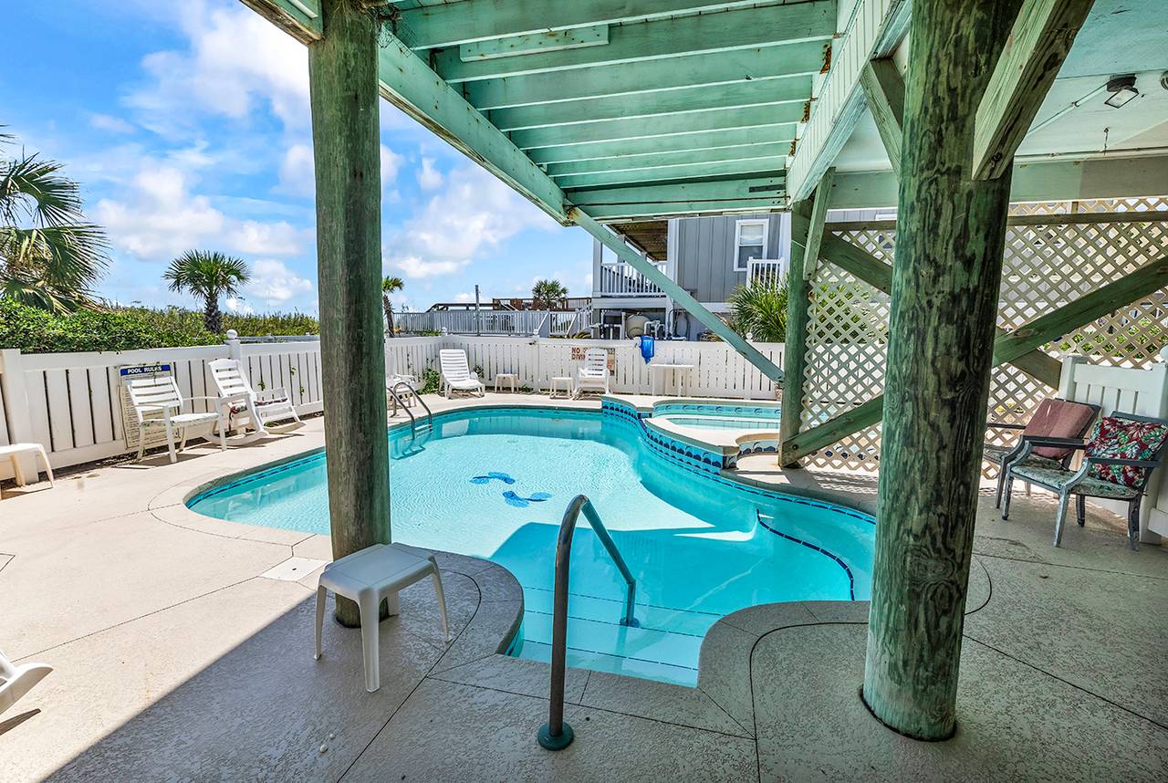 Pool & Seating Shaded Area Pool & Seating Shaded Area