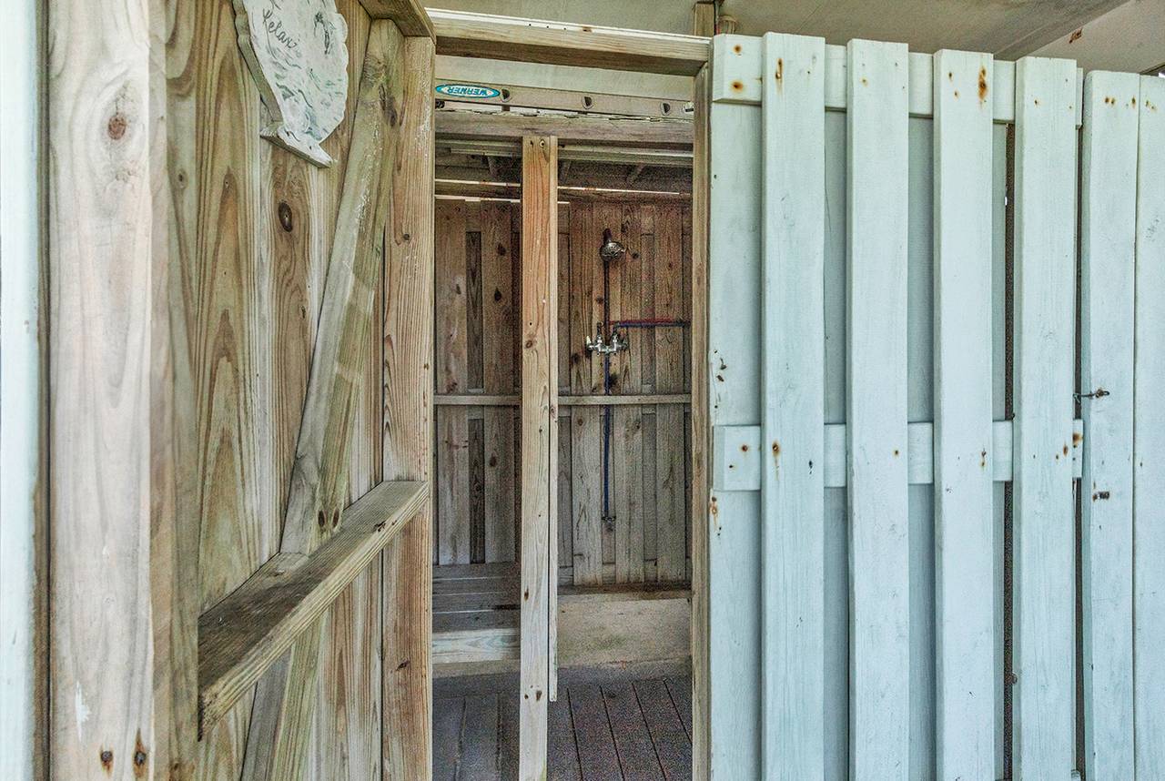 Rinse off in the outdoor shower. Rinse off in the outdoor shower.