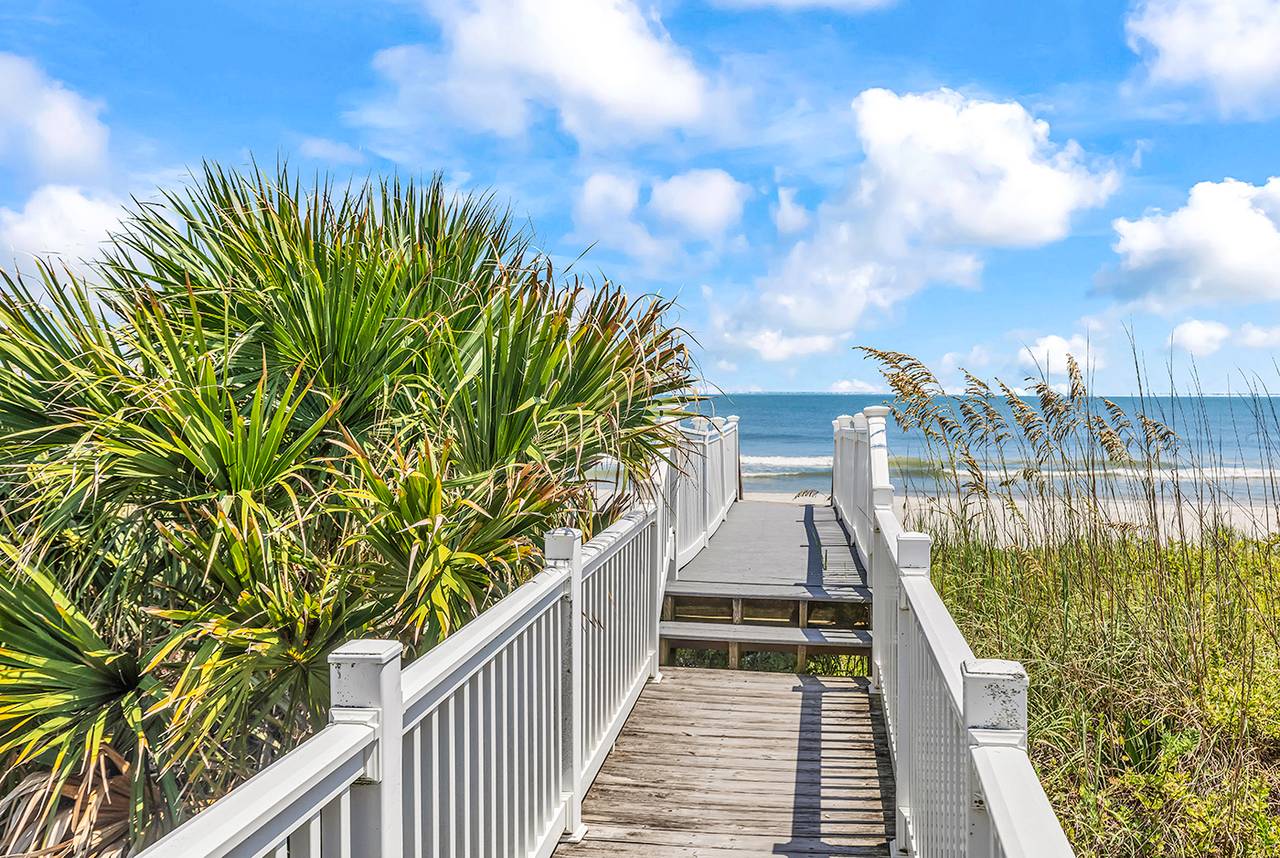 Steps to the beach. Steps to the beach.