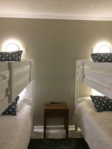 Bedroom 1 (4S) Bedroom 1 (4S)