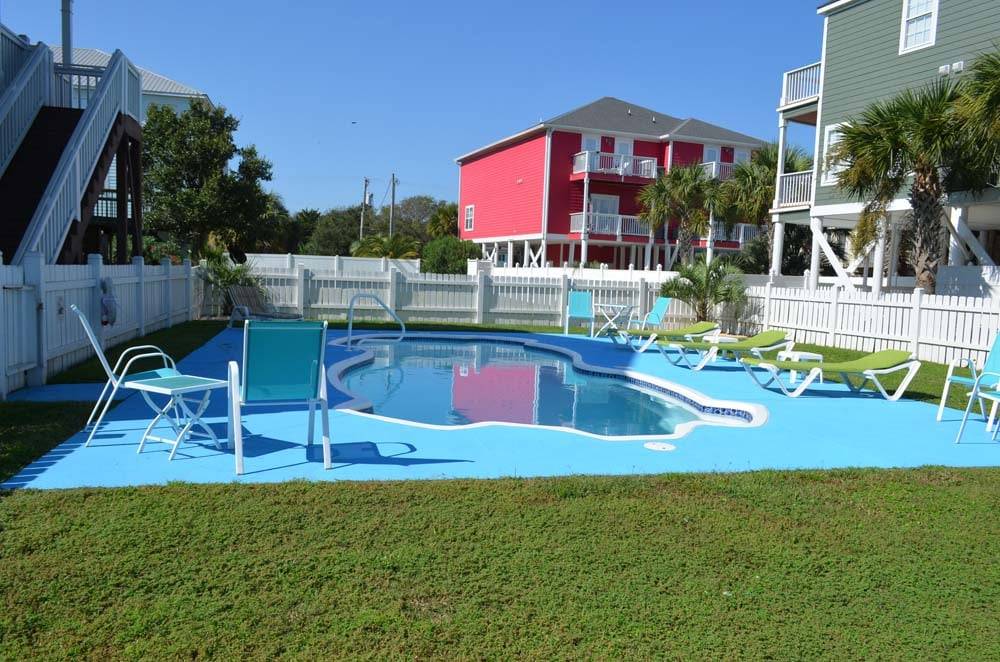 Pool is approximately 27ft x 11ft (irregular shaped) Pool is approximately 27ft x 11ft (irregular shaped)