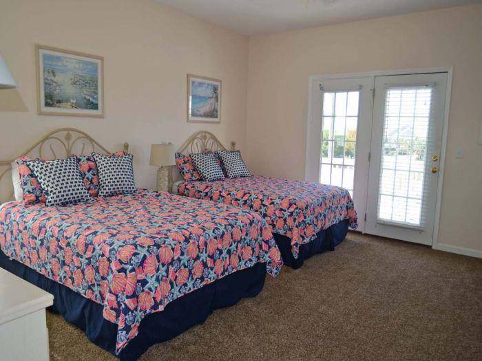 Downstairs Bedroom 2 - 2 Double Beds Downstairs Bedroom 2 - 2 Double Beds