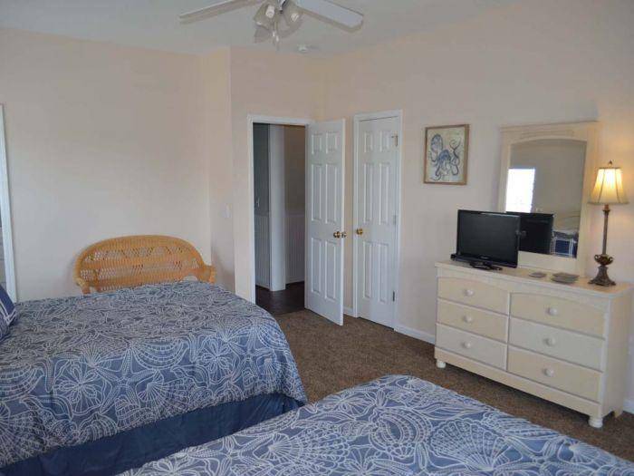 Bedroom 3 with Flat Screen TV Bedroom 3 with Flat Screen TV
