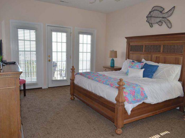 Upstairs Bedroom 8 - 1 King Bed Upstairs Bedroom 8 - 1 King Bed