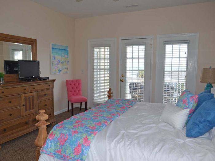 Bedroom 8 with Balcony Access Bedroom 8 with Balcony Access