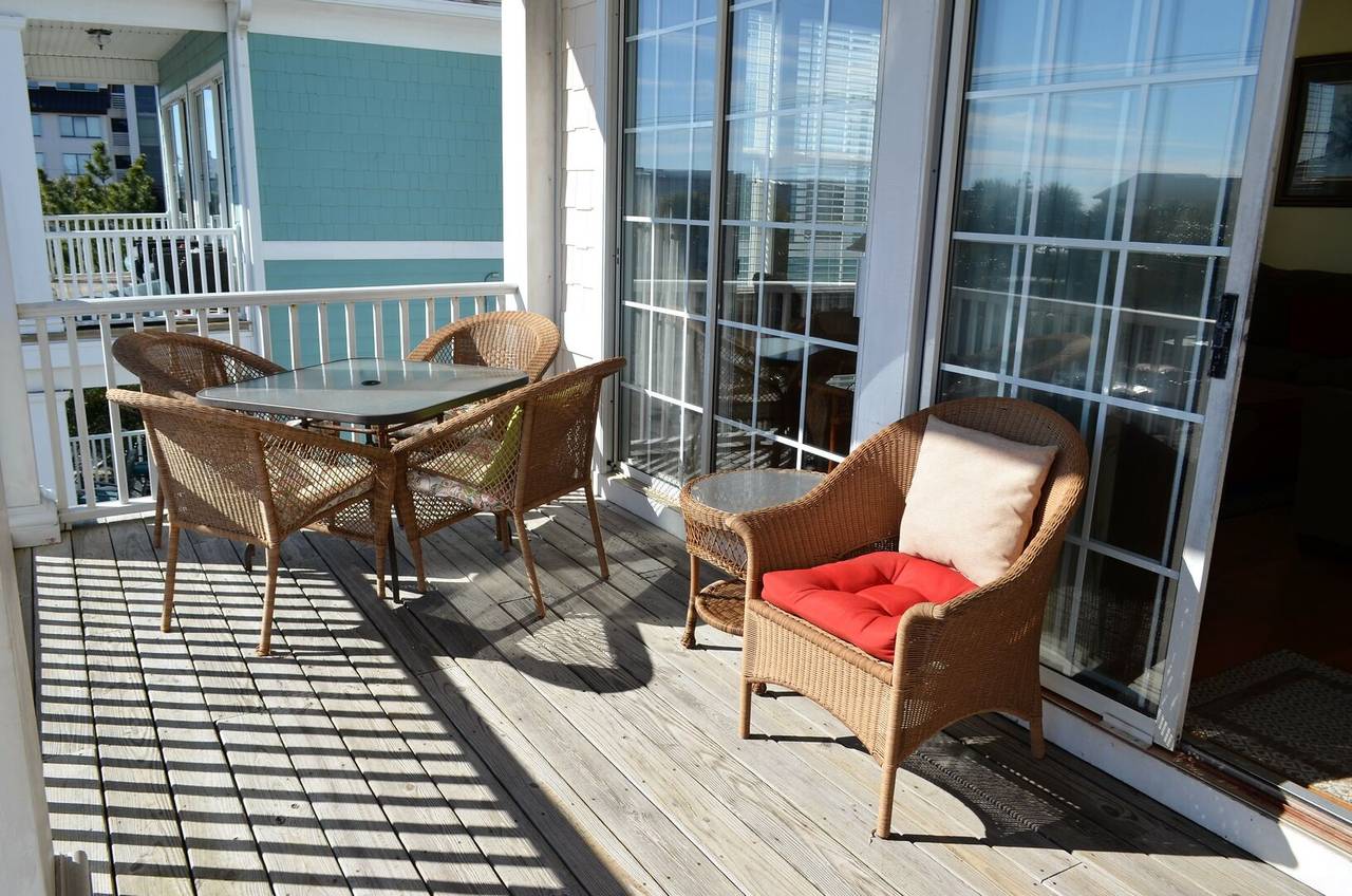 Dine Indoors or Outside Dine Indoors or Outside