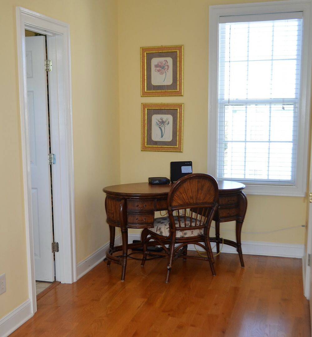 Desk for Working Remotely Desk for Working Remotely