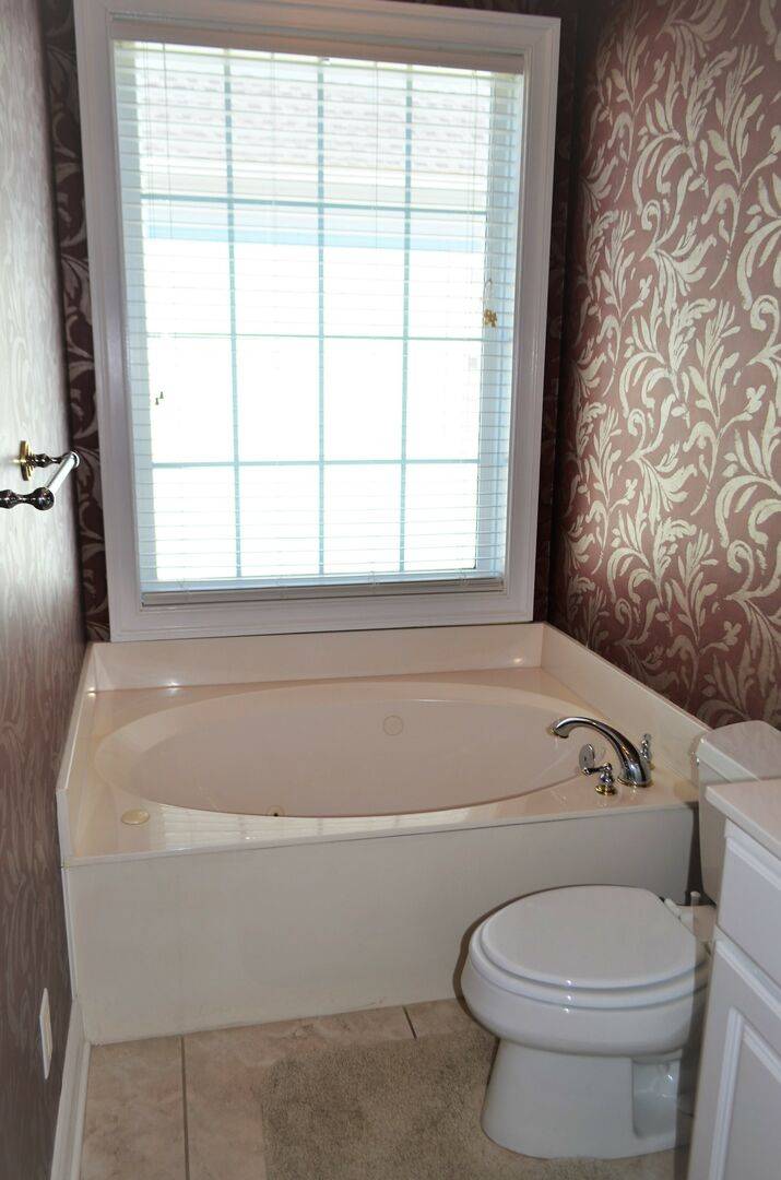 Bedroom 5 Bathroom with Jacuzzi Tub Bedroom 5 Bathroom with Jacuzzi Tub