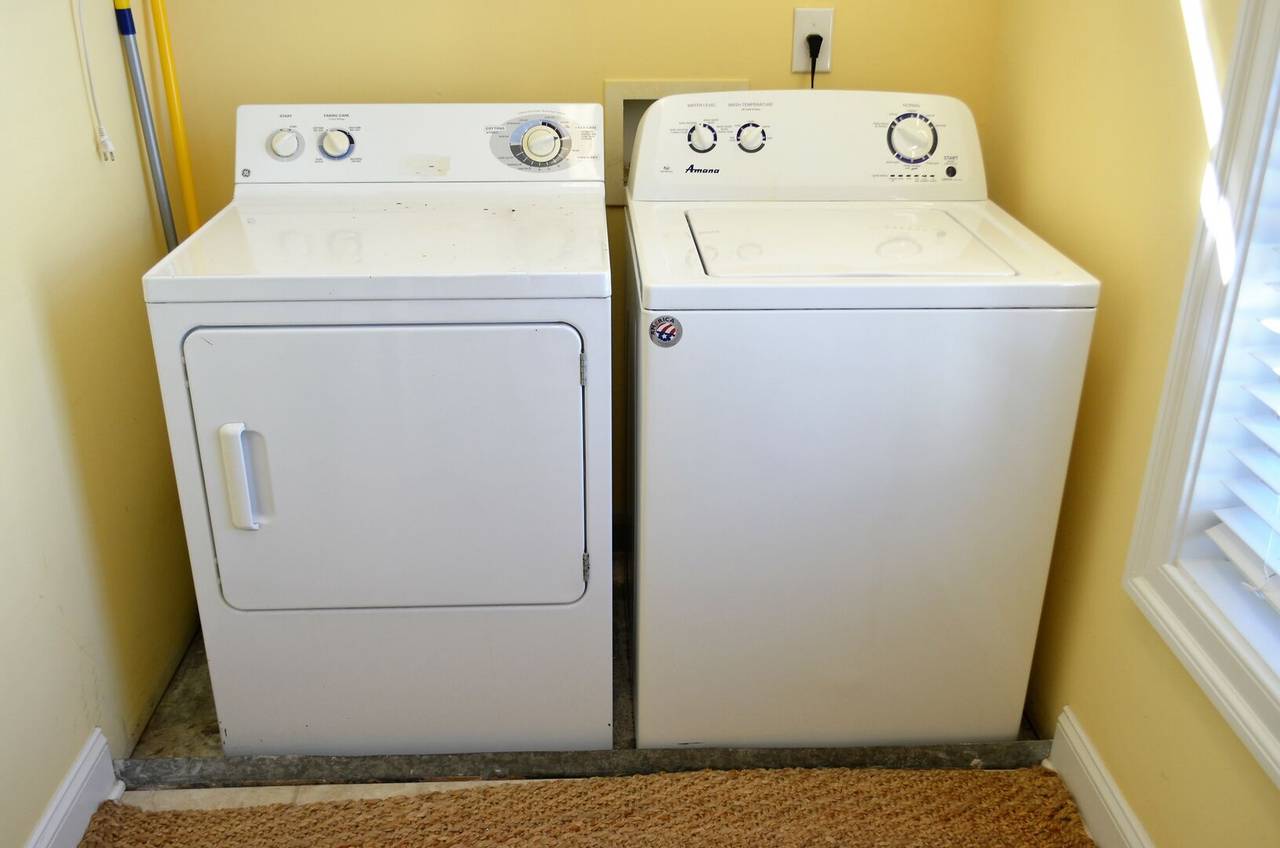 Private Washer & Dryer Private Washer & Dryer