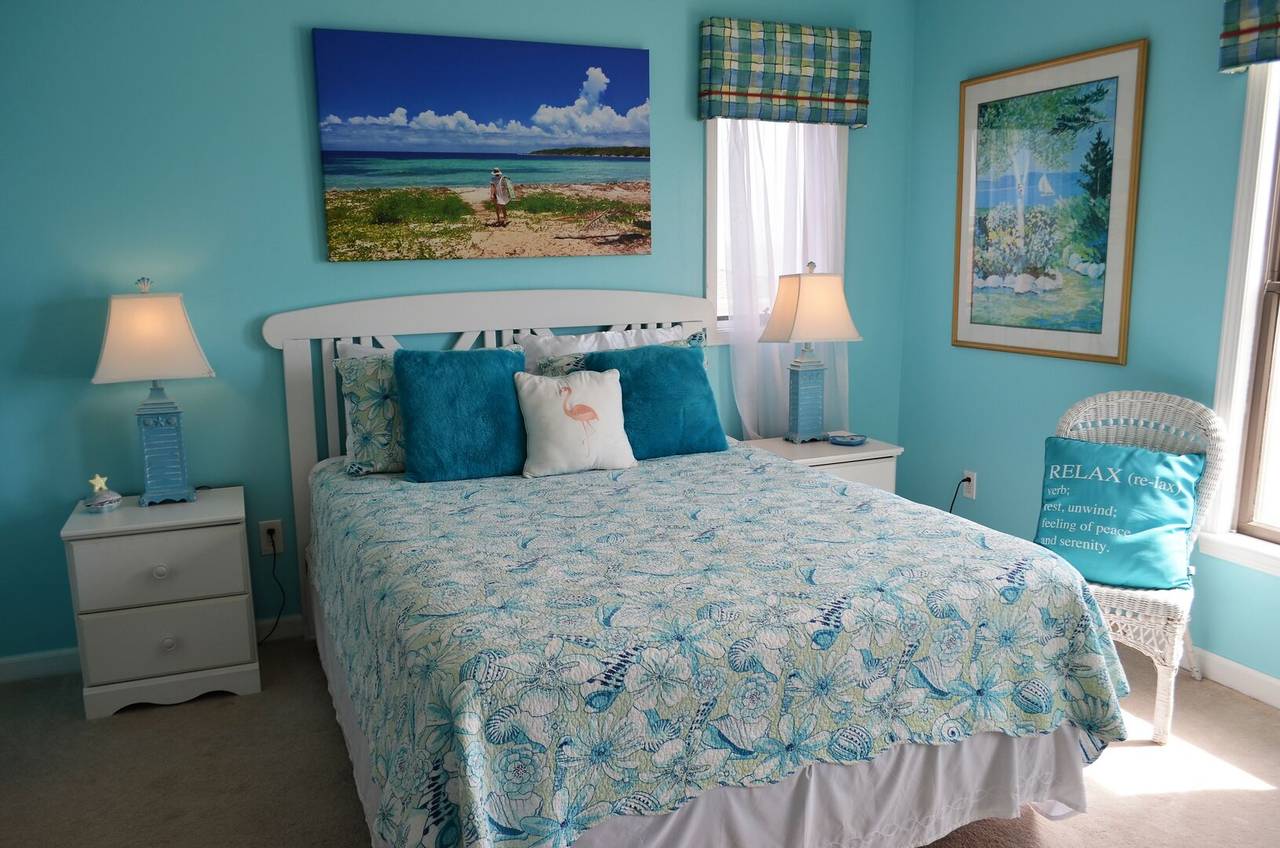 Bedroom 3 Up - 1 Queen Bed Bedroom 3 Up - 1 Queen Bed