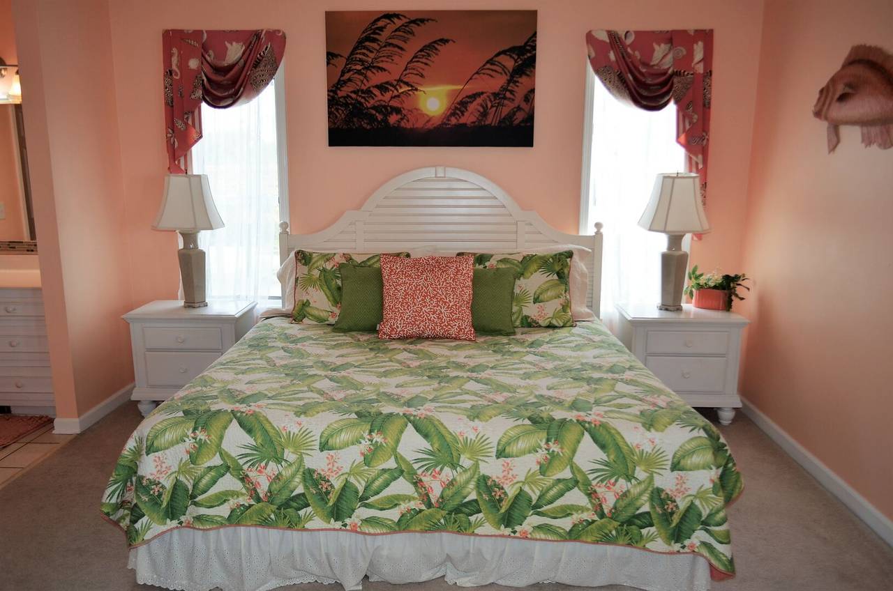 Bedroom 5 Down - 1 King Bed Bedroom 5 Down - 1 King Bed