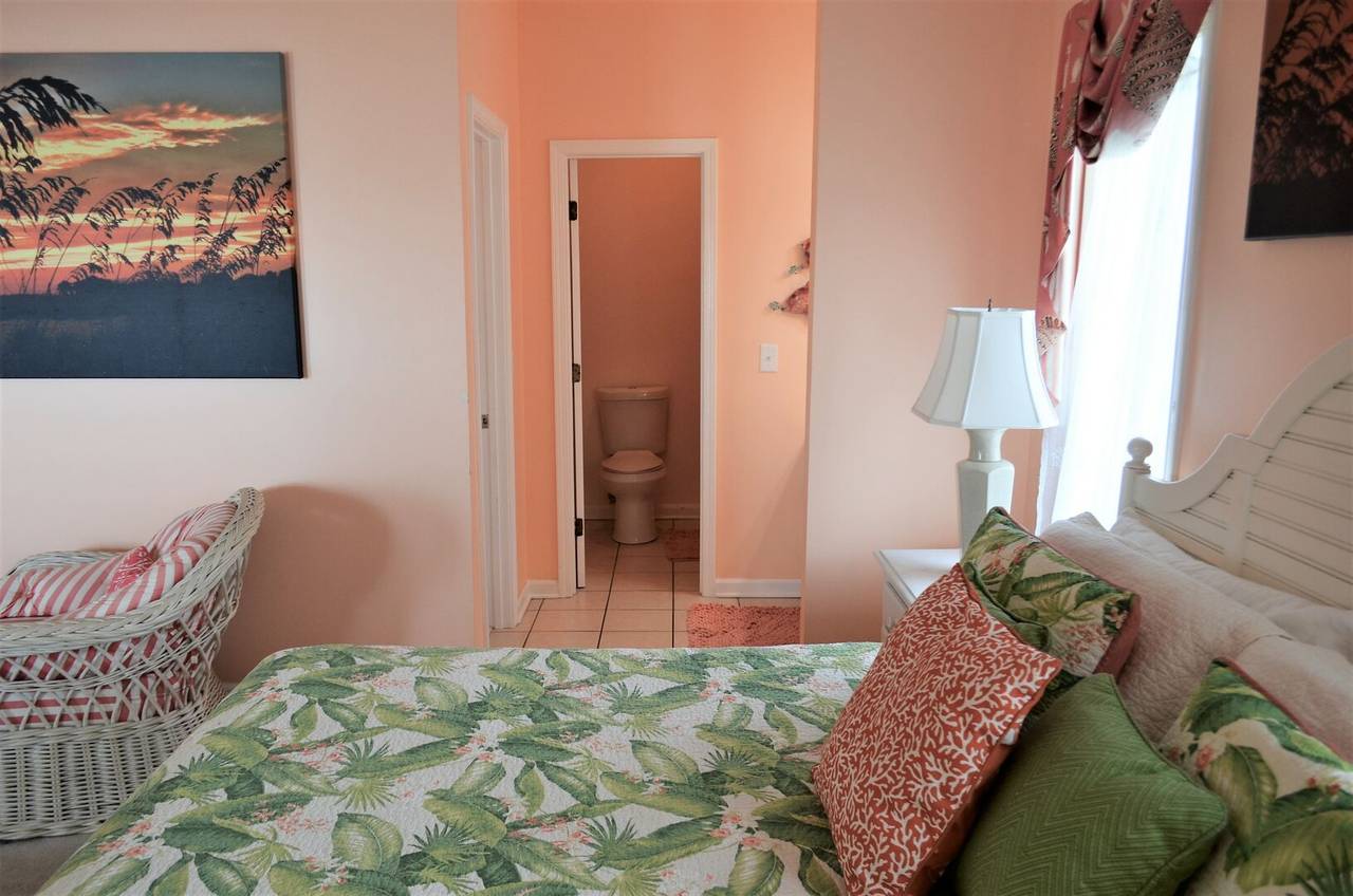 Bedroom 5 has a private bathroom Bedroom 5 has a private bathroom