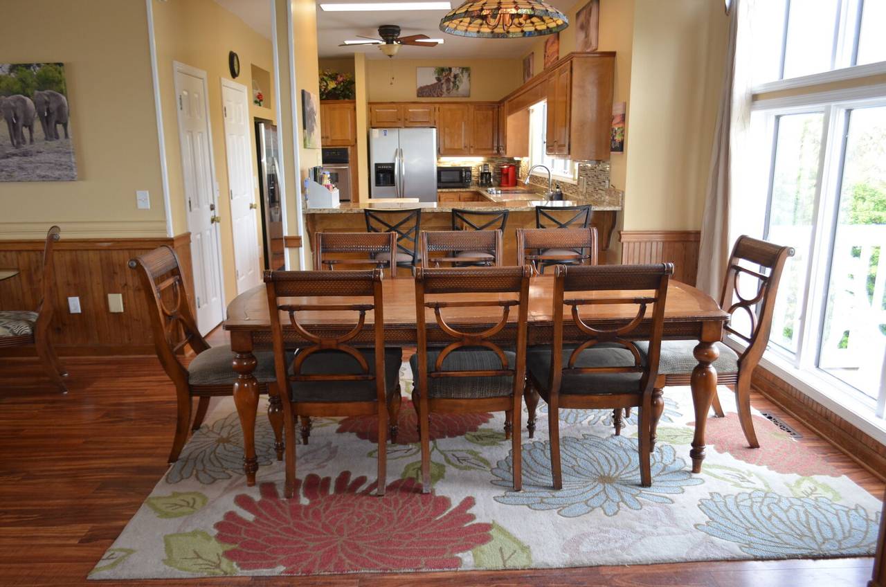 Dining Area with table for 8 Dining Area with table for 8