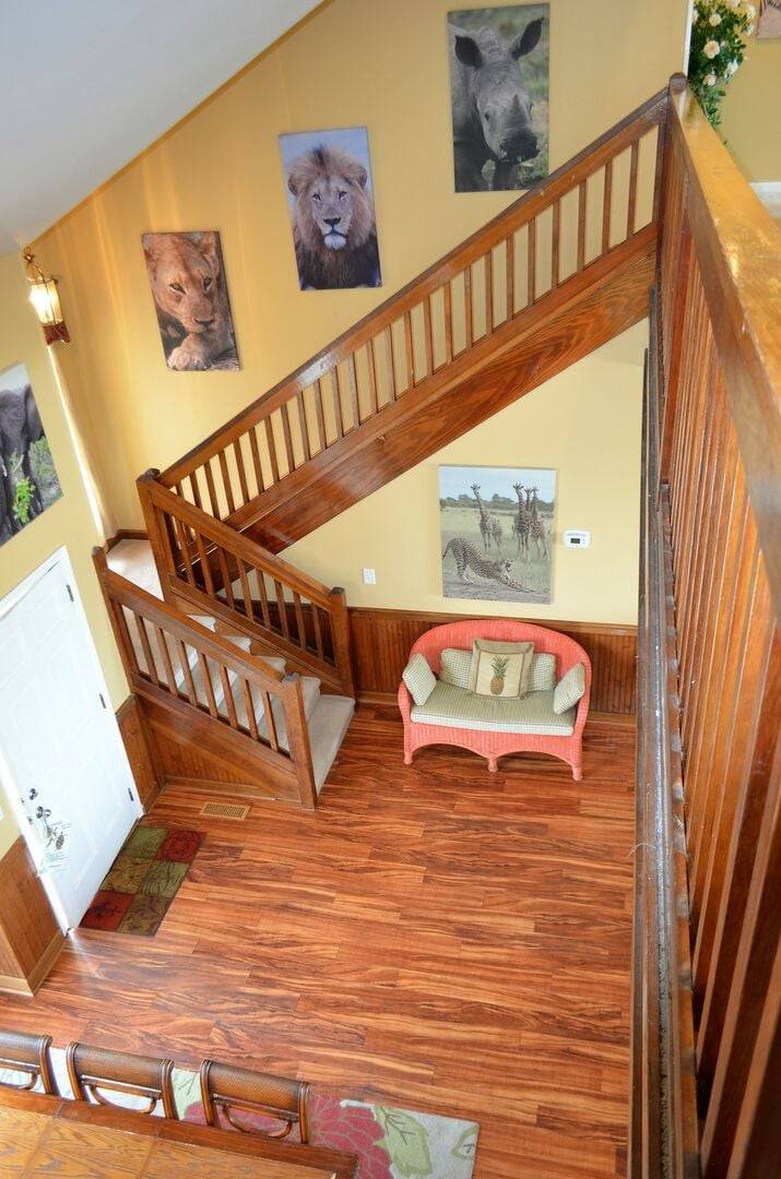 Stairway to 3 Upstairs Bedrooms & 2 Bathrooms Stairway to 3 Upstairs Bedrooms & 2 Bathrooms