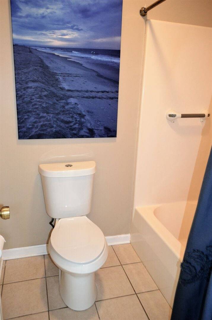 Bedroom 4 has a shower/tub combo Bedroom 4 has a shower/tub combo