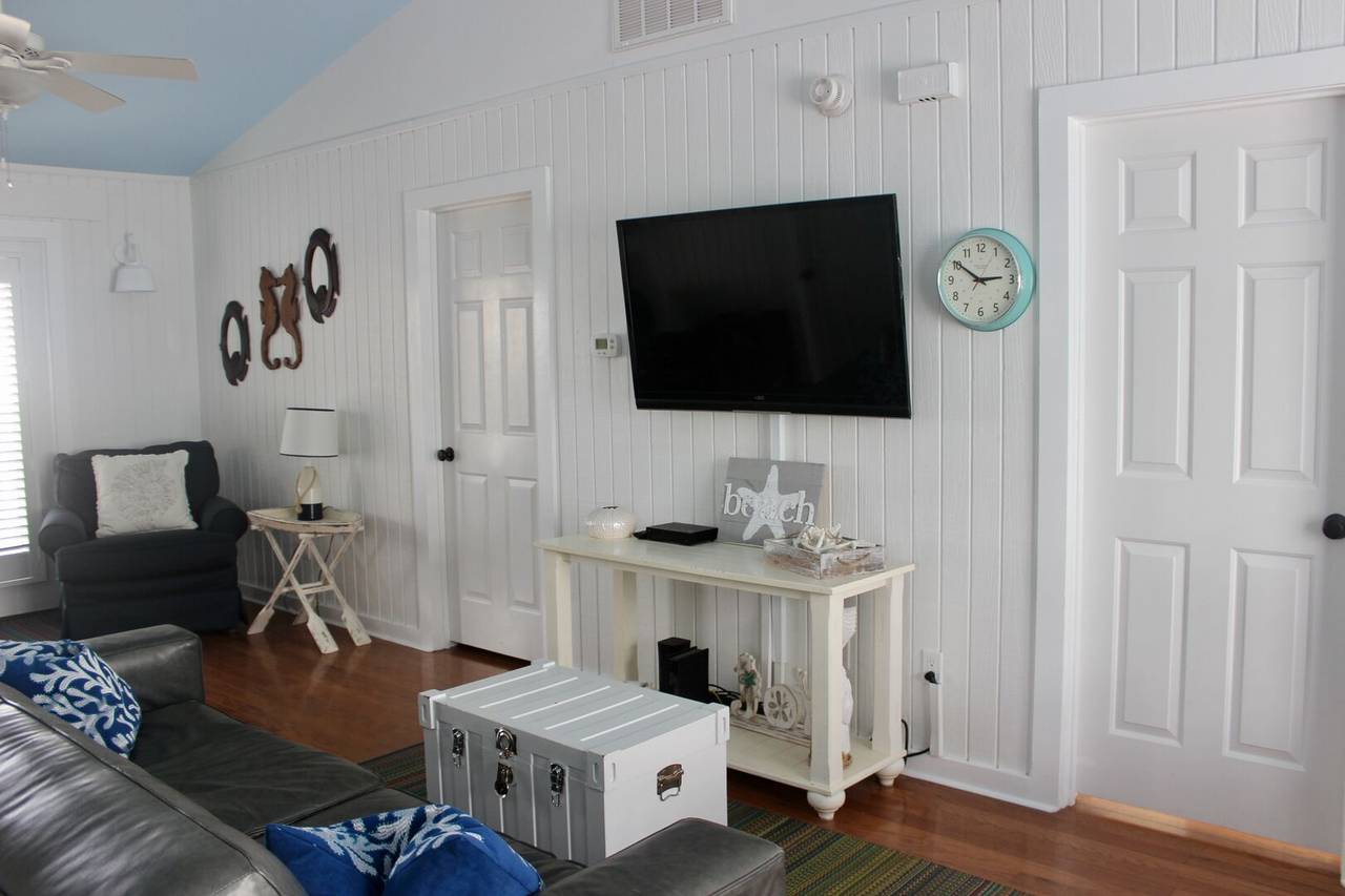 Entry to Bedrooms 1 & 2 Entry to Bedrooms 1 & 2