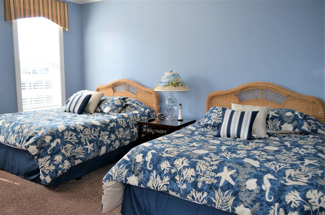 Bedroom 4 Up - 2 Queen Beds Bedroom 4 Up - 2 Queen Beds