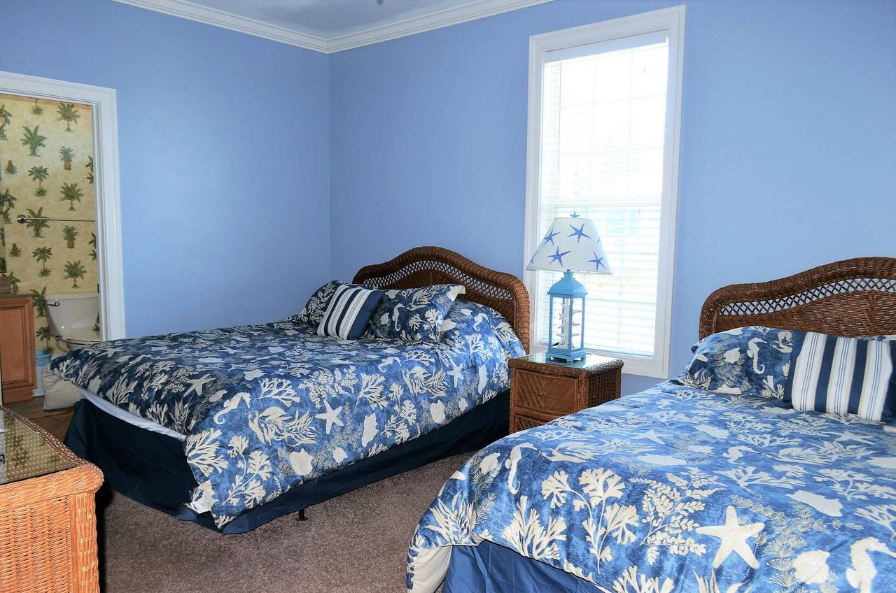 Bedroom 5 Up - 2 Queen Beds Bedroom 5 Up - 2 Queen Beds