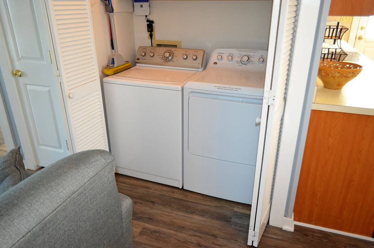 Full size washer & dryer Full size washer & dryer